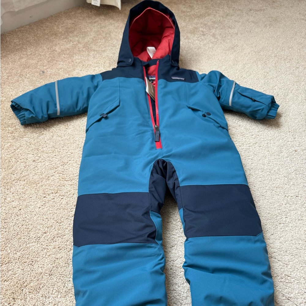 New Patagonia toddler snow suit. Blue and red color size 12-18m.